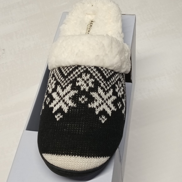New Aerosoles women's 8 - 9 sherpa Snowflakes house warm cozy winter slippers - Picture 3 of 8